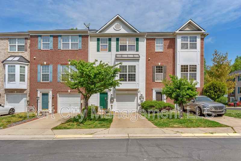 2754 Zeek Ln - Photo 2 of 28