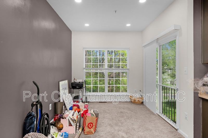 2754 Zeek Ln - Photo 5 of 28