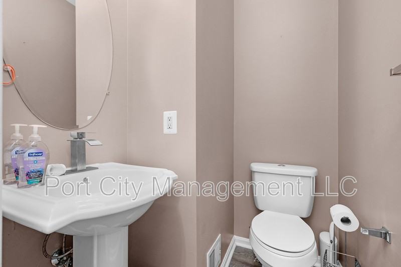 2754 Zeek Ln - Photo 6 of 28