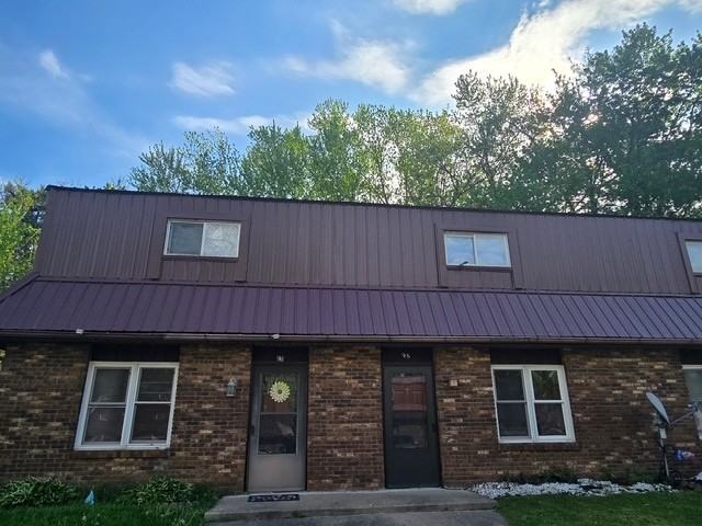 321 West Water Street - Photo 2 of 33