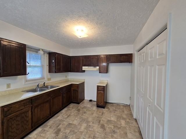 321 West Water Street - Photo 4 of 33