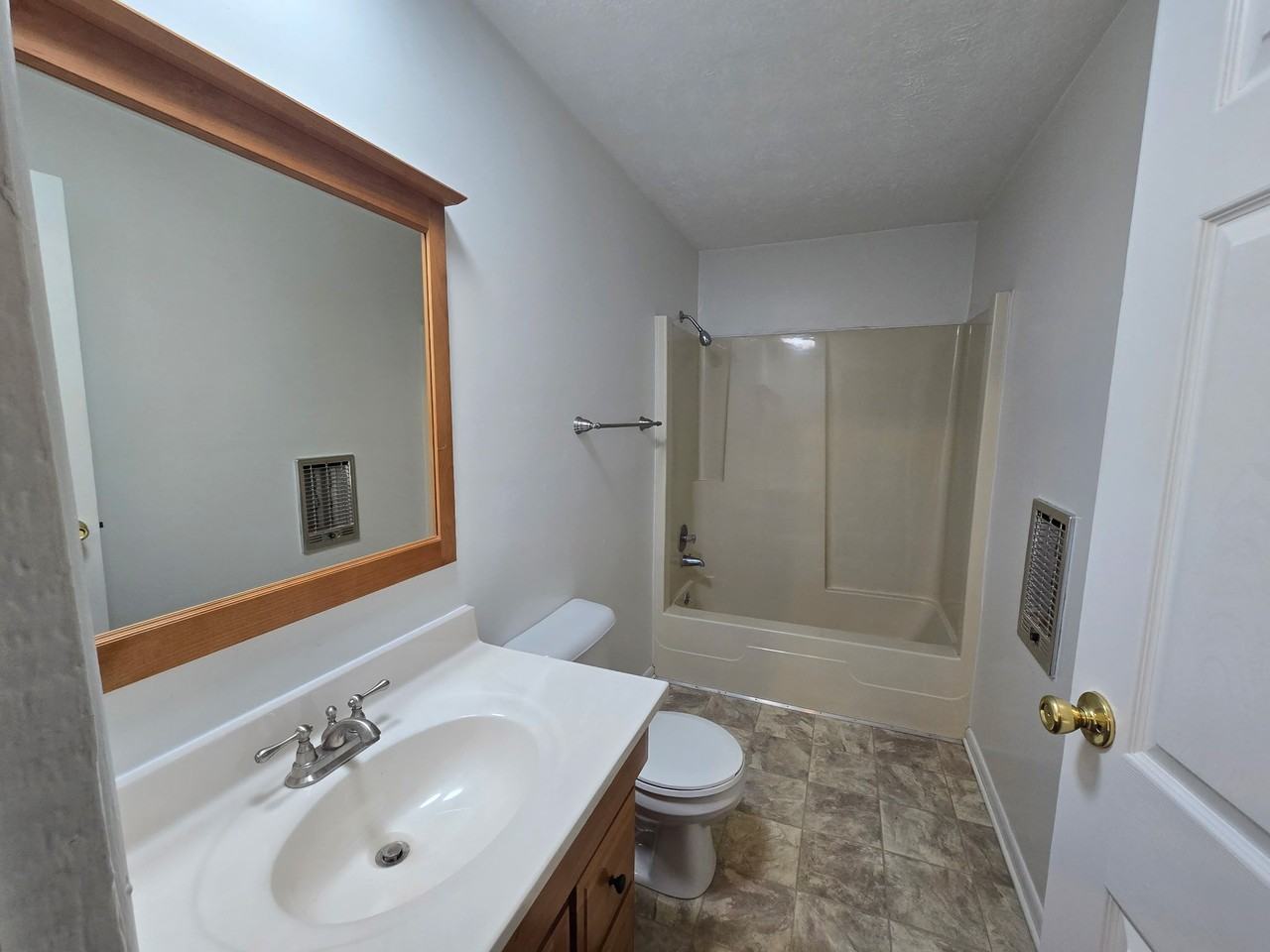 321 West Water Street - Photo 7 of 33