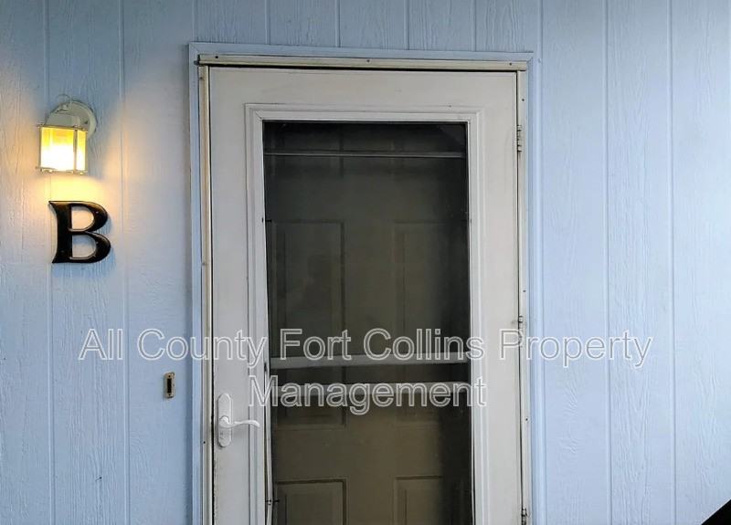 1200 Sugarpine St #B - Photo 2 of 7