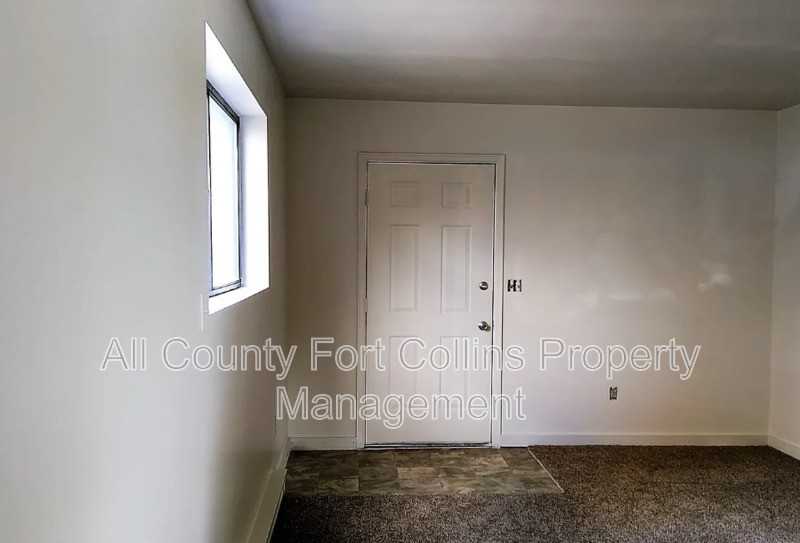 1200 Sugarpine St #B - Photo 3 of 7
