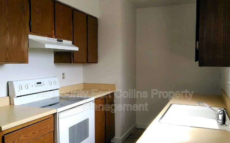 1200 Sugarpine St #B - Photo 4 of 7