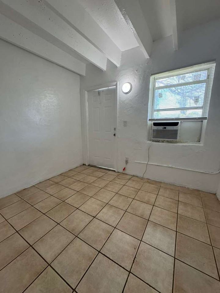 845 SW 6 ST LLC - Photo 3 of 10