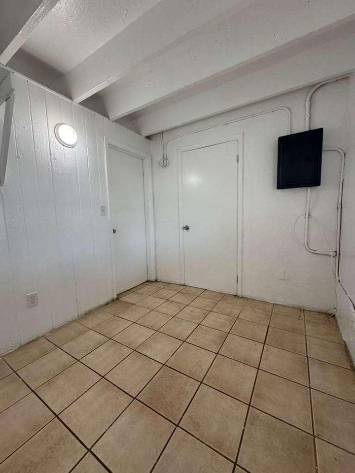 845 SW 6 ST LLC - Photo 4 of 10