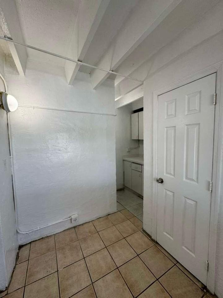 845 SW 6 ST LLC - Photo 6 of 10