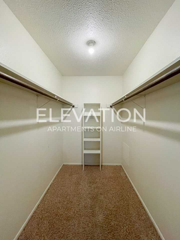 Elevation on Airline - Photo 3 of 40