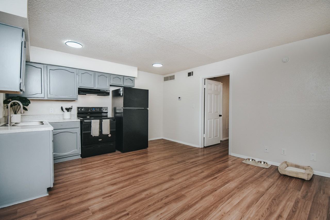 The District Apartments at Brazos - Photo 7 of 12