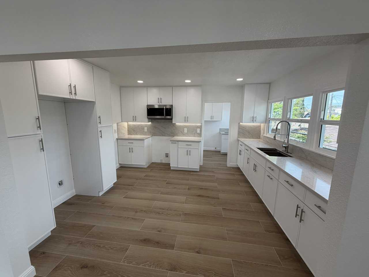 2106 Sheridan Street - Photo 6 of 16