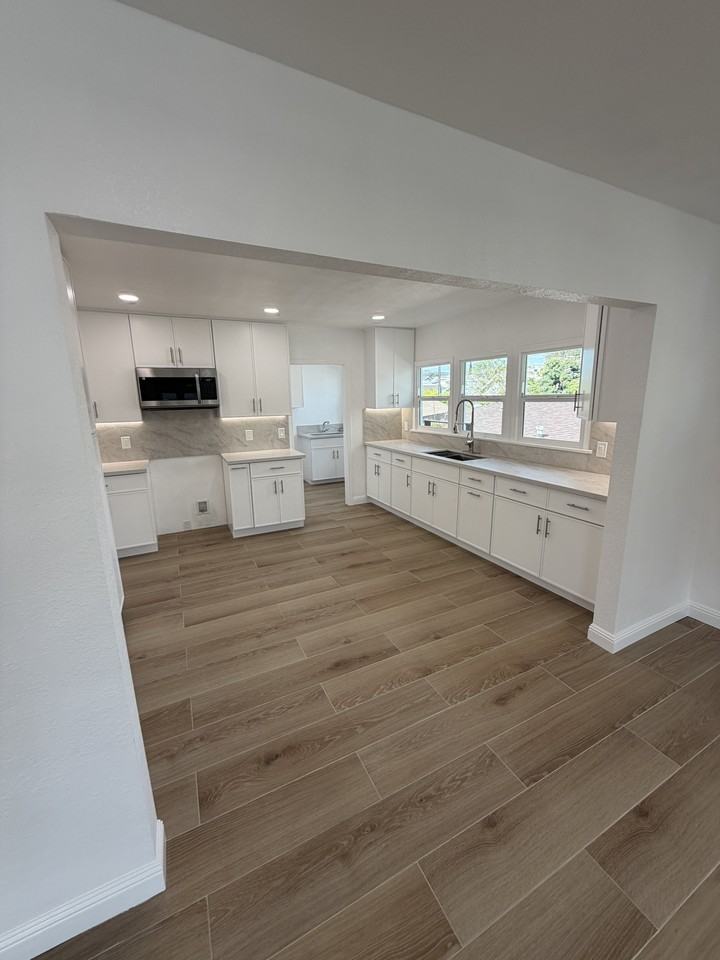 2106 Sheridan Street - Photo 5 of 16