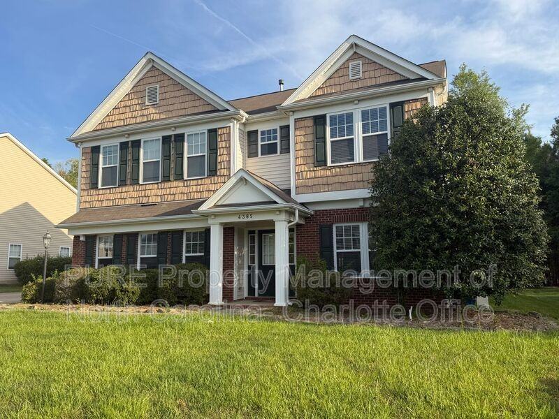 4385 Tucker Chase Dr - Photo 3 of 33