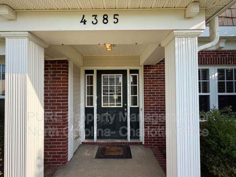 4385 Tucker Chase Dr - Photo 4 of 33