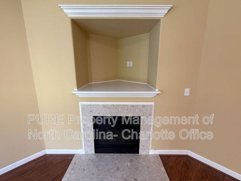 4385 Tucker Chase Dr - Photo 6 of 33