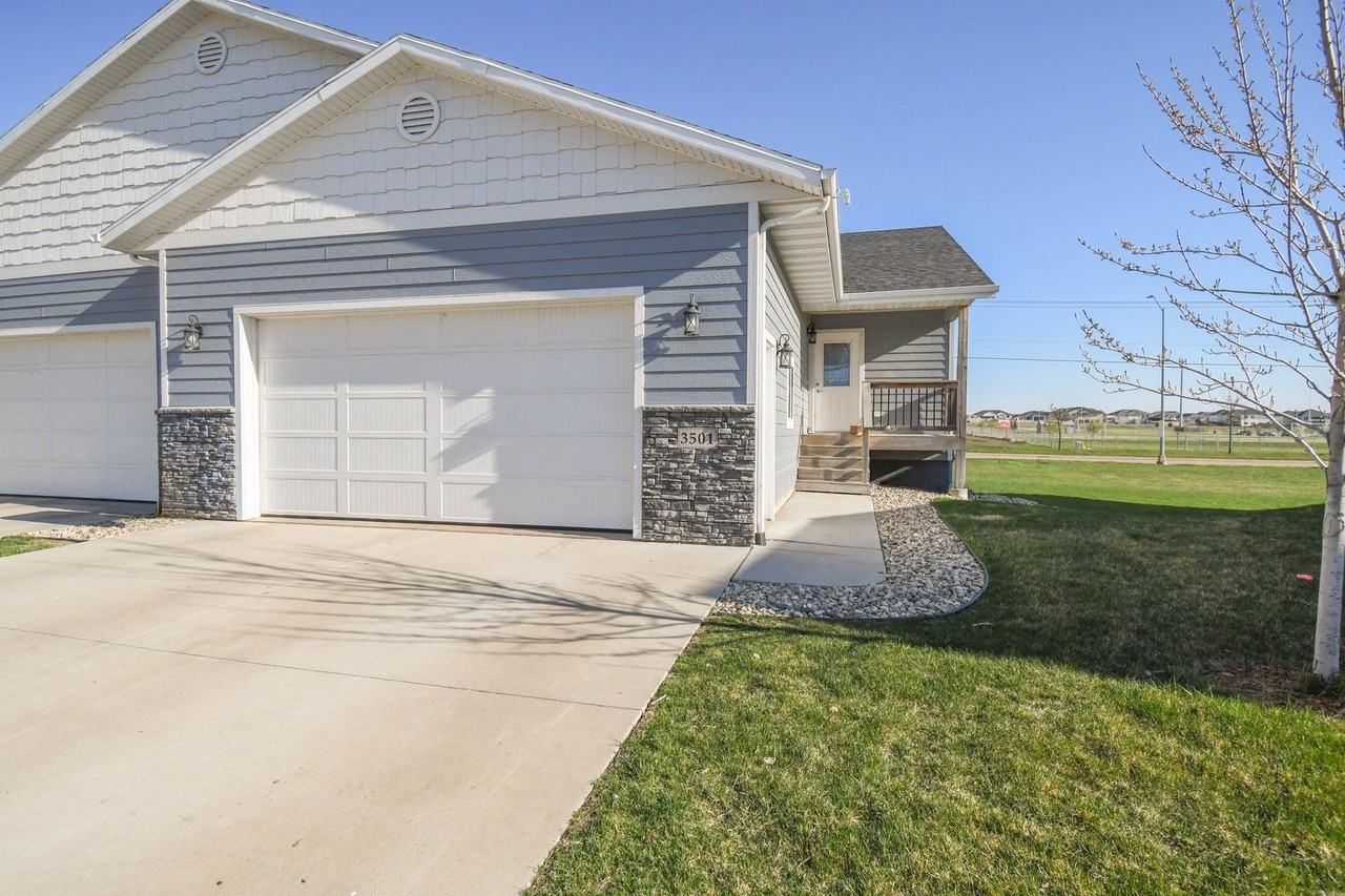 3501 S Outfield Cir - Photo 2 of 46