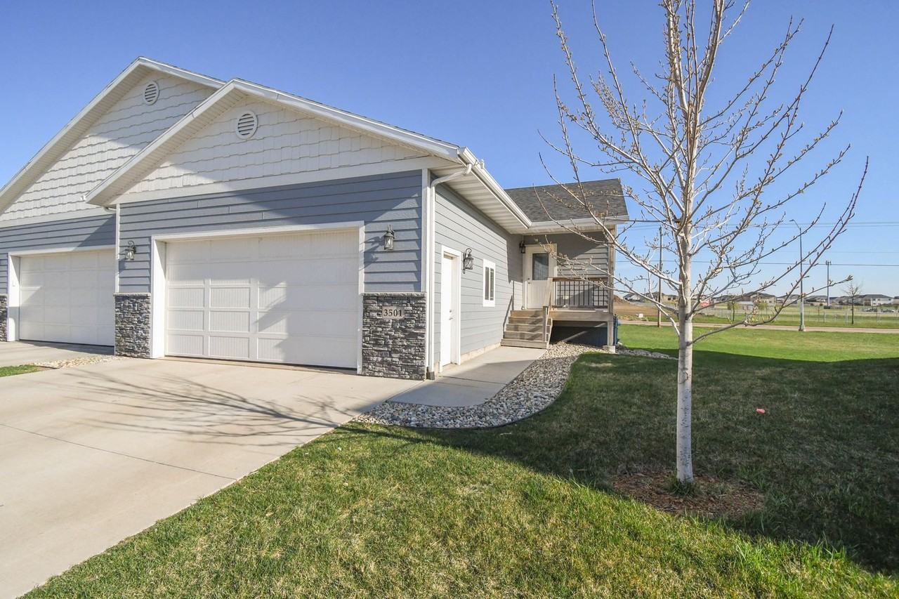 3501 S Outfield Cir - Photo 3 of 46