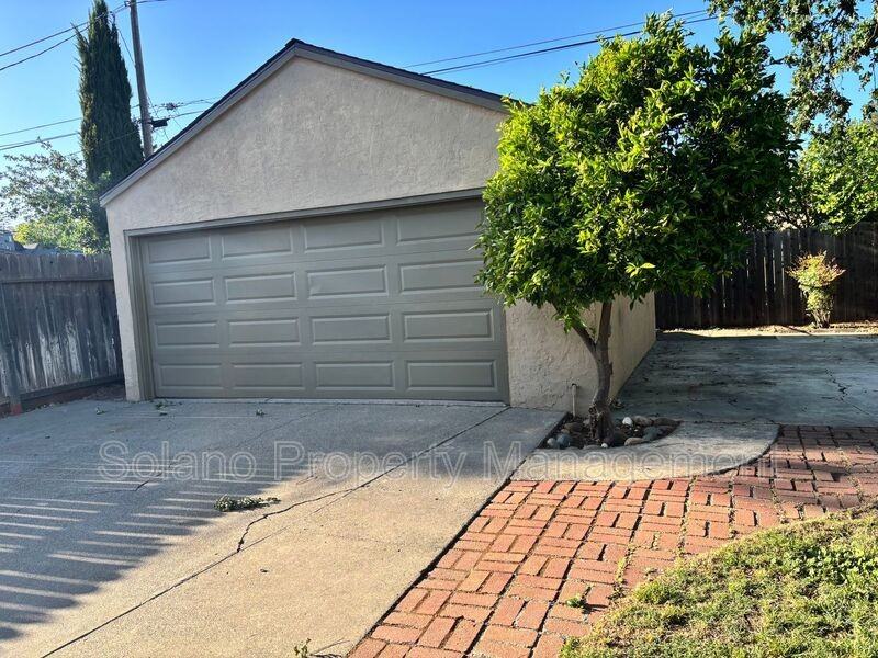 29 Southwood Dr - Photo 2 of 17