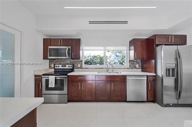 3531 Sw 1st Ave - Photo 5 of 44