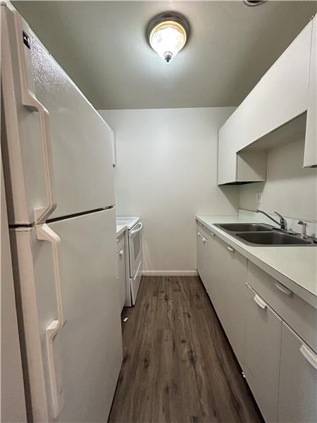 403 Colonial Dr #24 - Photo 5 of 8