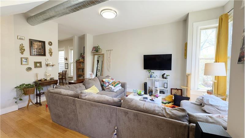 1735 N Fairfield Ave #2R - Photo 3 of 23