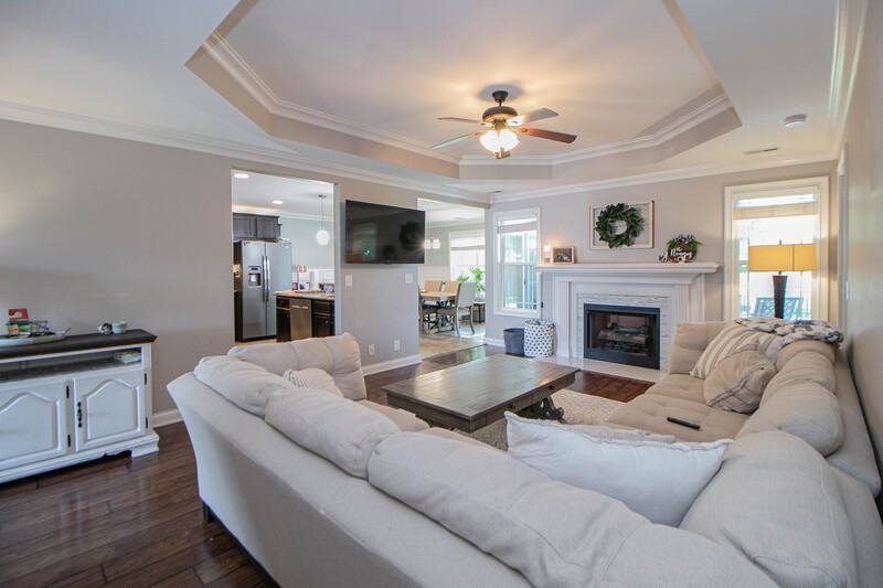 1088 Jon Dr - Photo 4 of 30