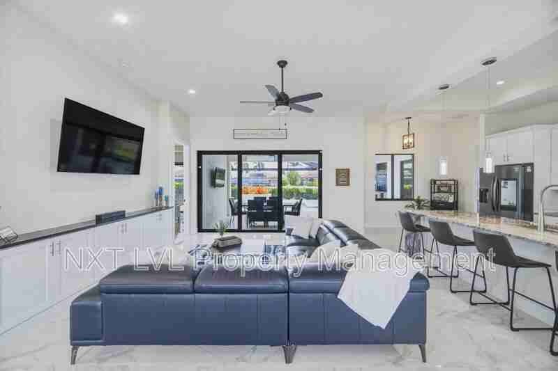 121 Nw 38th Ave - Photo 6 of 41