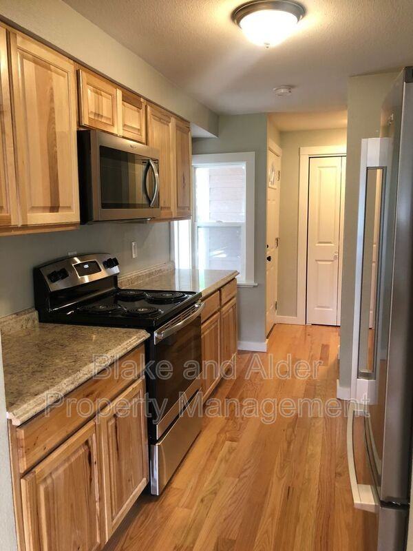 2410 Se 9th Ct - Photo 2 of 11