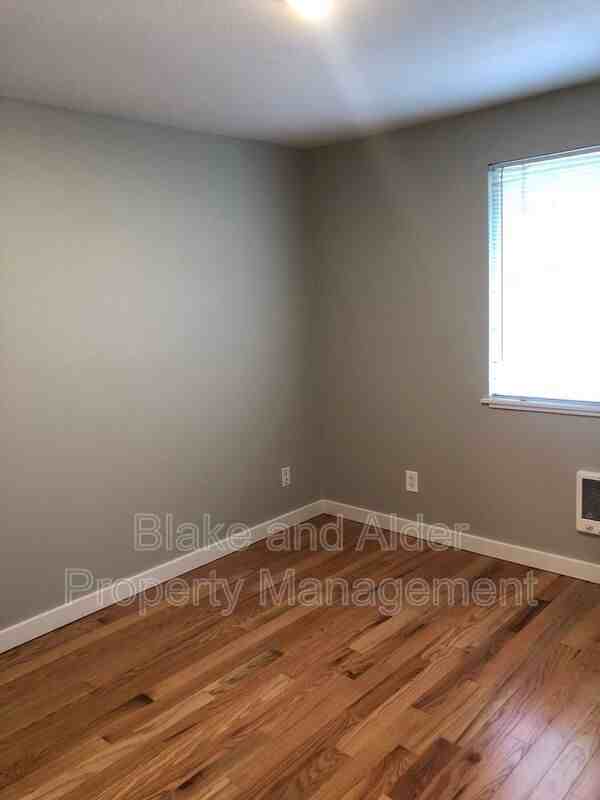 2410 Se 9th Ct - Photo 5 of 11