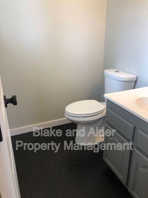 2410 Se 9th Ct - Photo 6 of 11