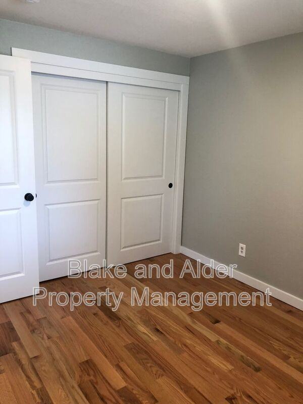 2410 Se 9th Ct - Photo 7 of 11