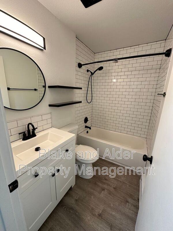 838 Se 42nd Ave - Photo 7 of 8