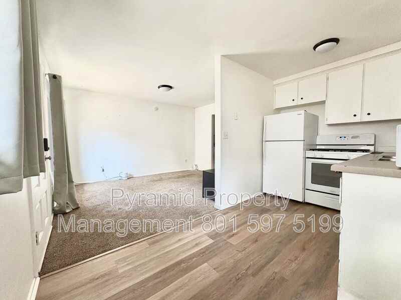 3428 S St #3 - Photo 4 of 10