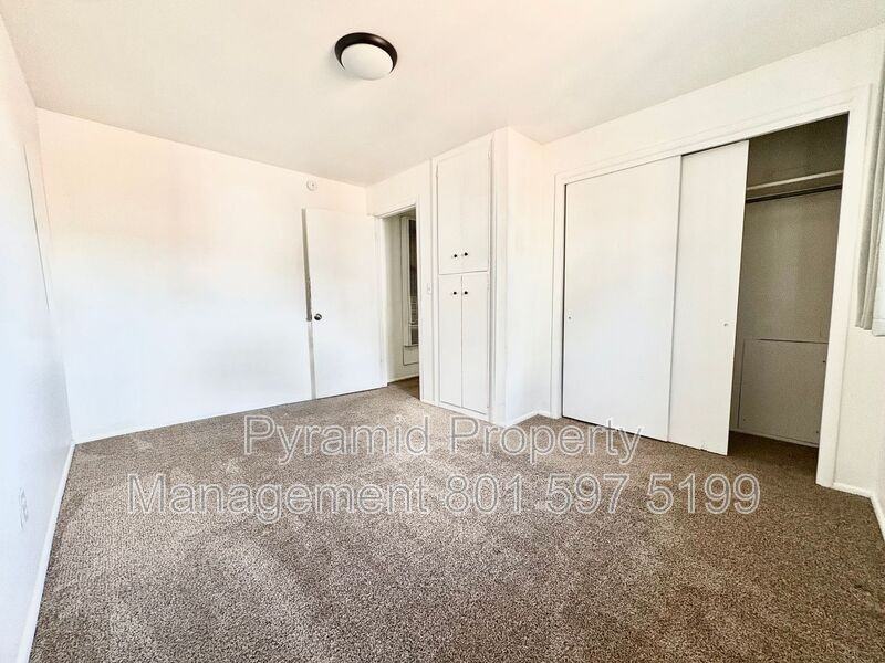 3428 S St #3 - Photo 7 of 10