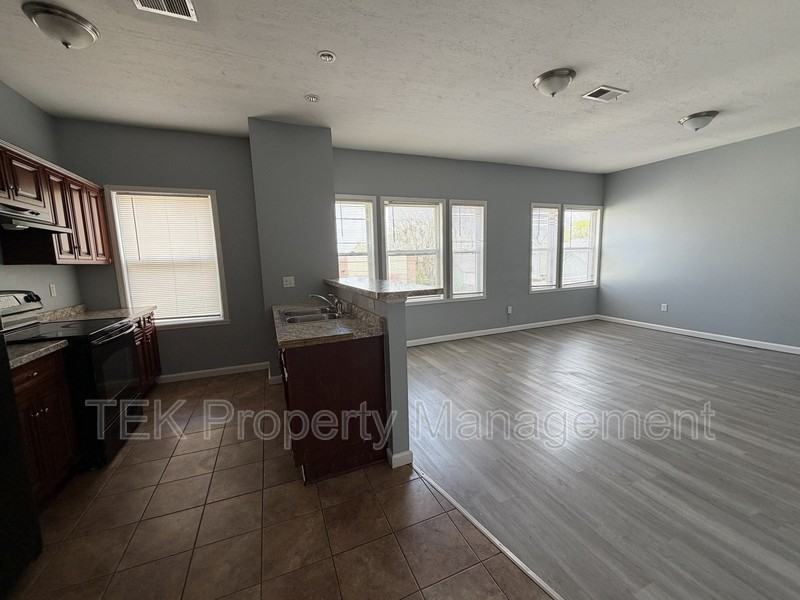 751 W Main St #D - Photo 2 of 6