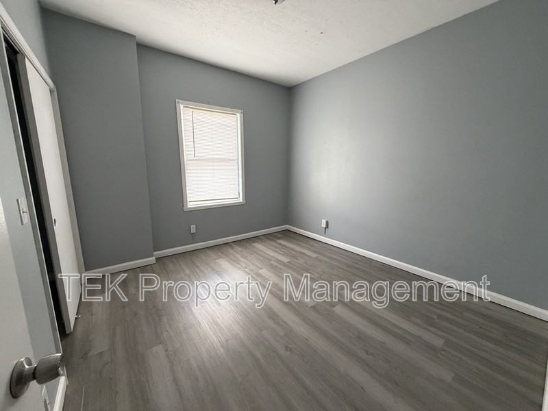 751 W Main St #D - Photo 4 of 6