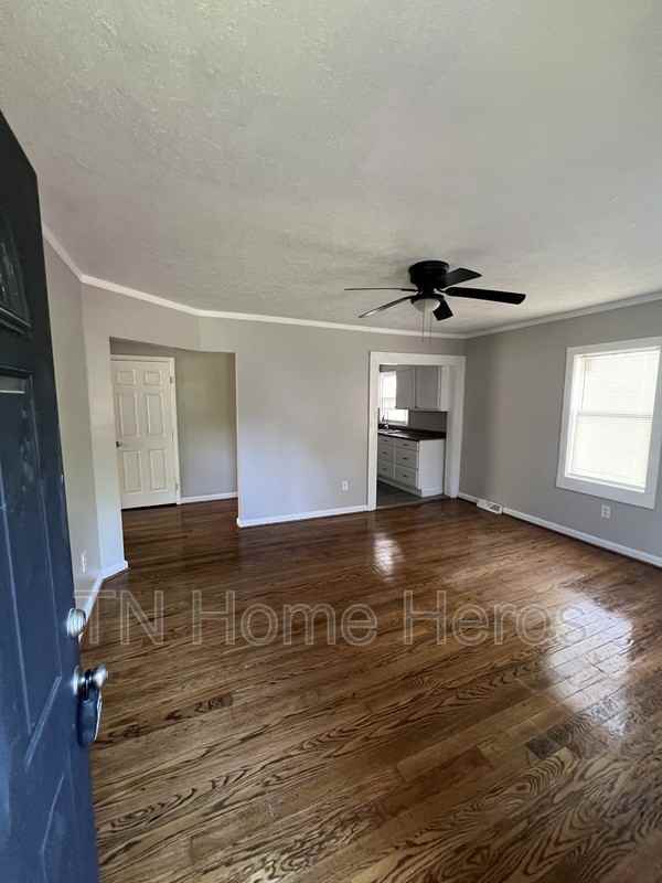 2813 Boright Pl - Photo 2 of 11