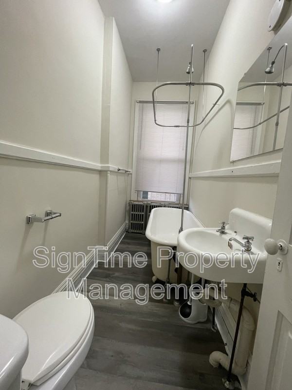 222 Summit Ave #2R - Photo 2 of 9