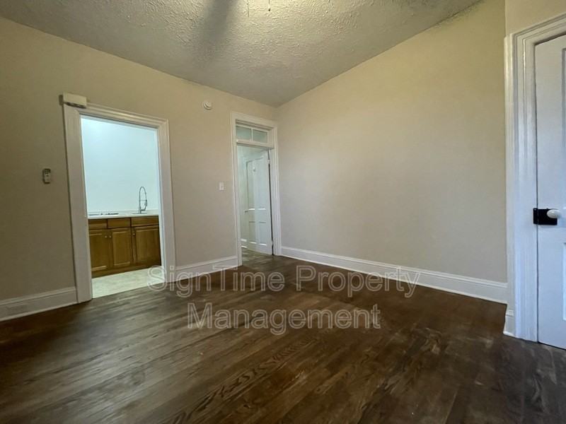 222 Summit Ave #2R - Photo 3 of 9