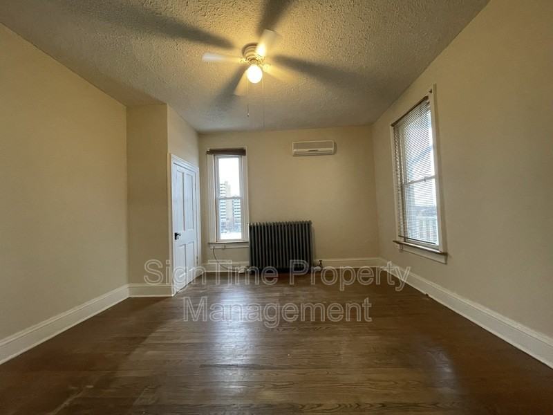 222 Summit Ave #2R - Photo 5 of 9