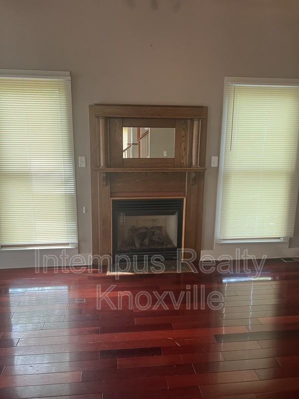 229 Deaderick Ave - Photo 3 of 41