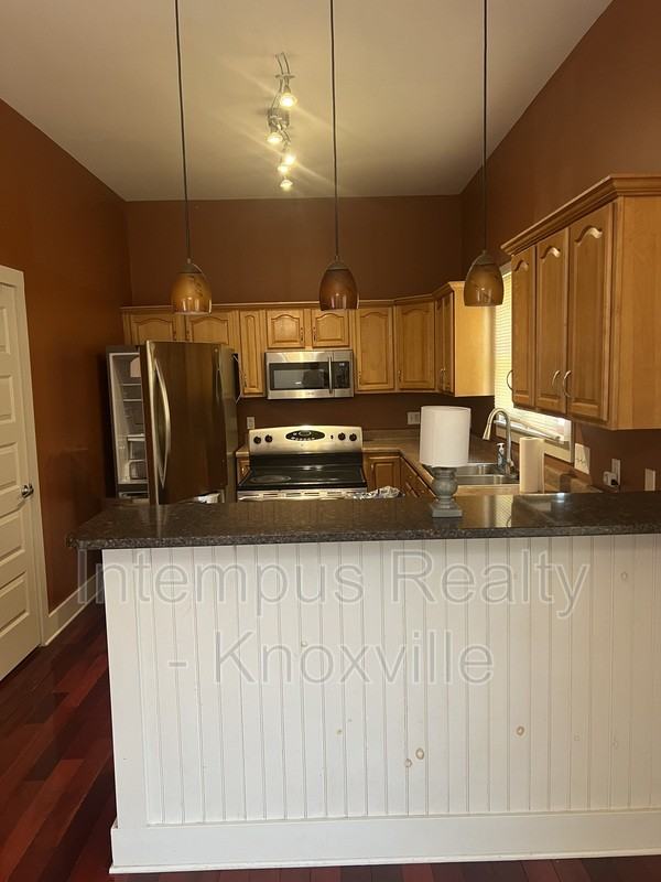 229 Deaderick Ave - Photo 6 of 41