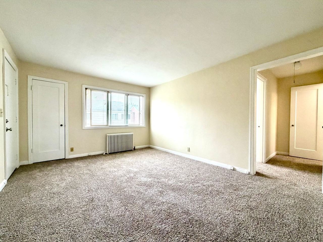 105 Ne 61st Ave #15 - Photo 4 of 10