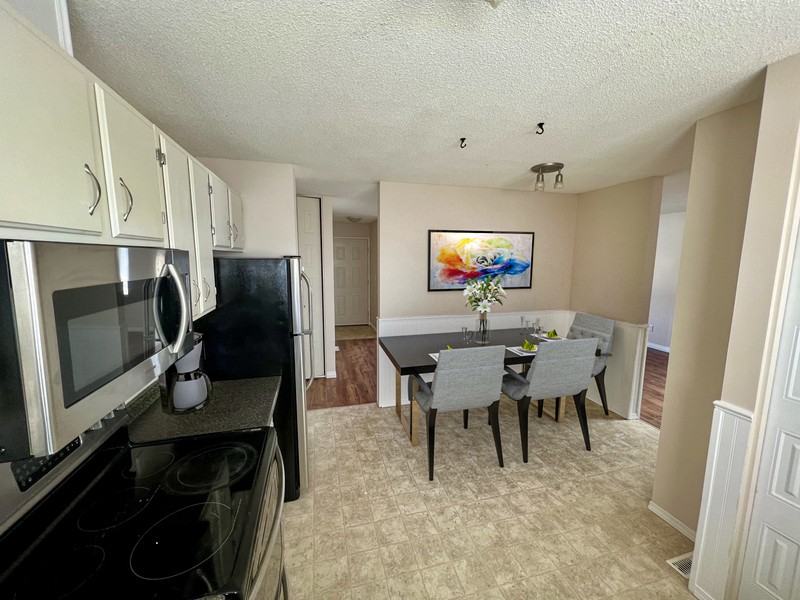 14212 114 St Nw - Photo 3 of 12