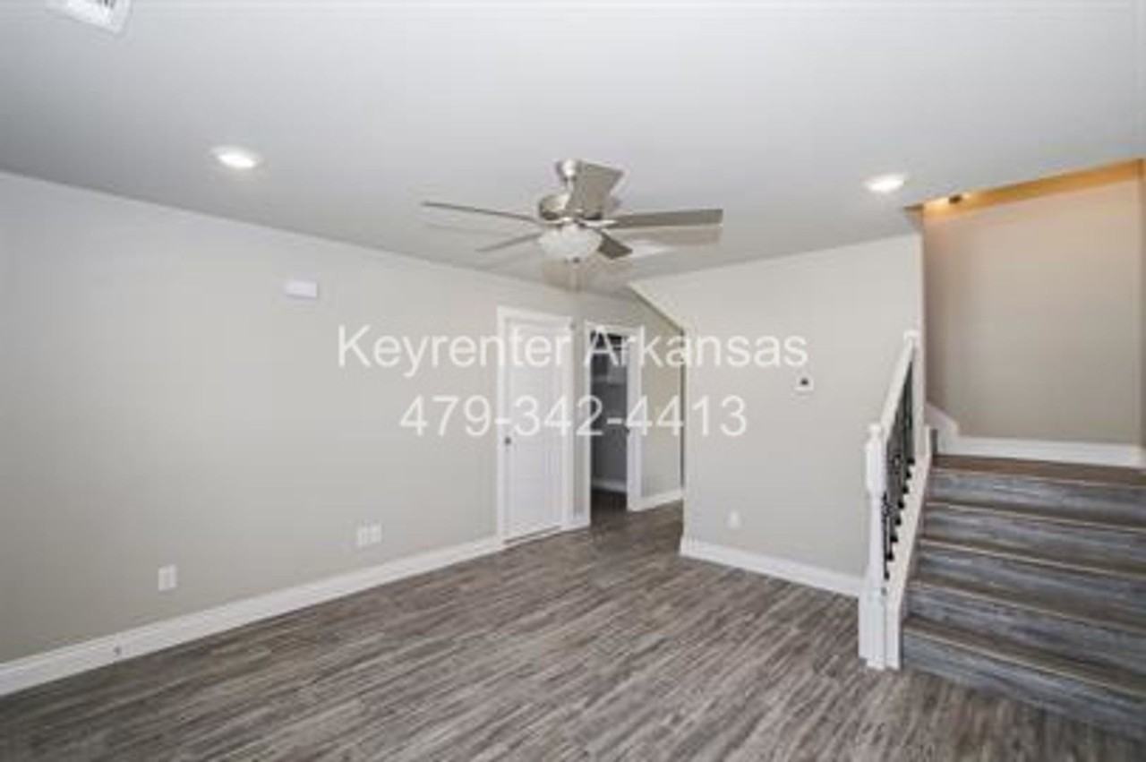 604 E Osage Trce - Photo 2 of 21