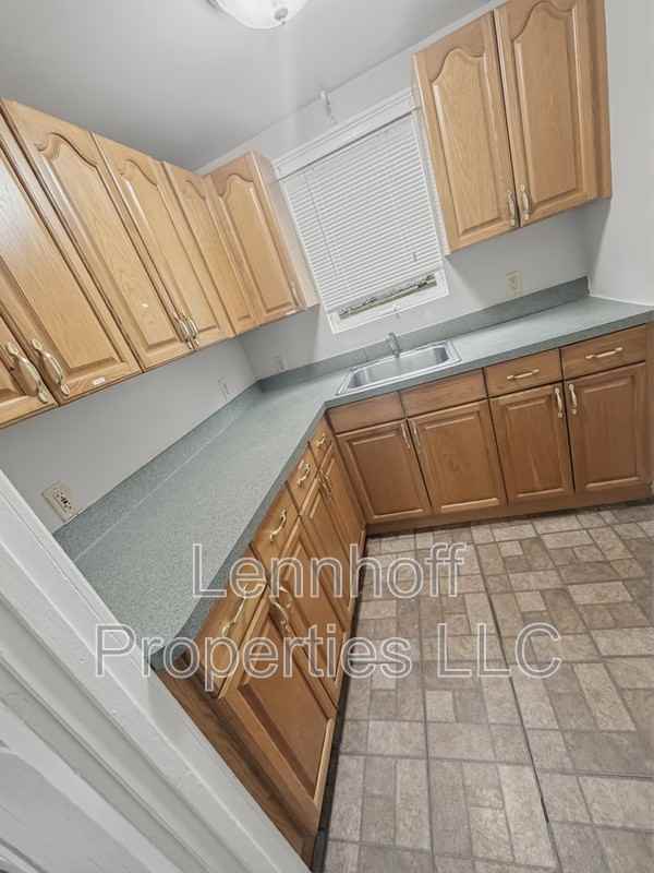 130 S Elm St - Photo 3 of 9