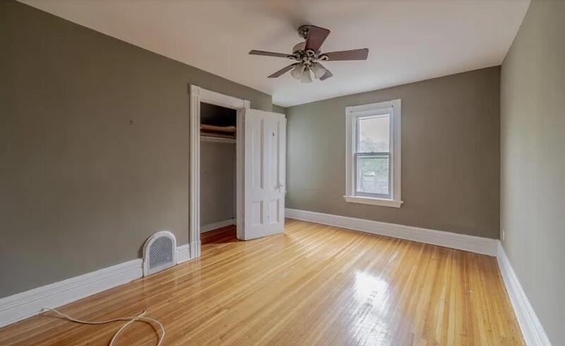 213 Oxford St - Photo 7 of 9