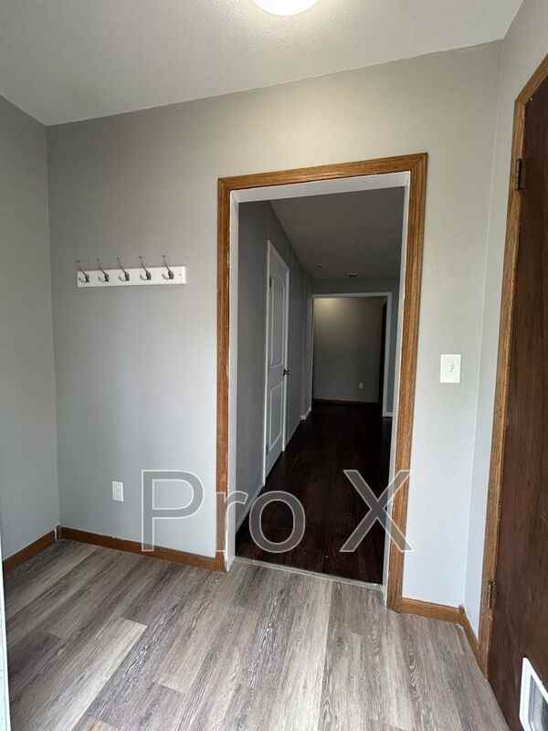 604 N Walnut St - Photo 2 of 22