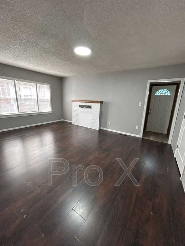 604 N Walnut St - Photo 3 of 22