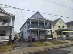 2059 W 105th St #4 - Photo 1 of 1